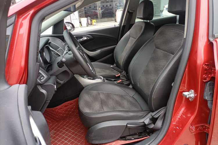 Used Buick GT 2014 XT 1.6L Automatic Fashion Edition Left Front Seat