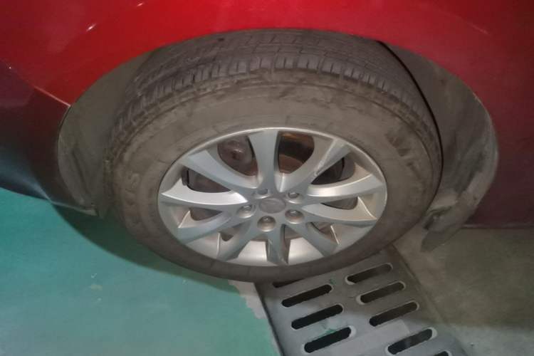 Used Buick GT 2014 XT 1.6L Automatic Fashion Edition Left Front Wheel Hub