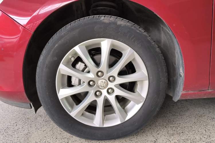 Used Buick GT 2014 XT 1.6L Automatic Fashion Edition Left Front Wheel Hub