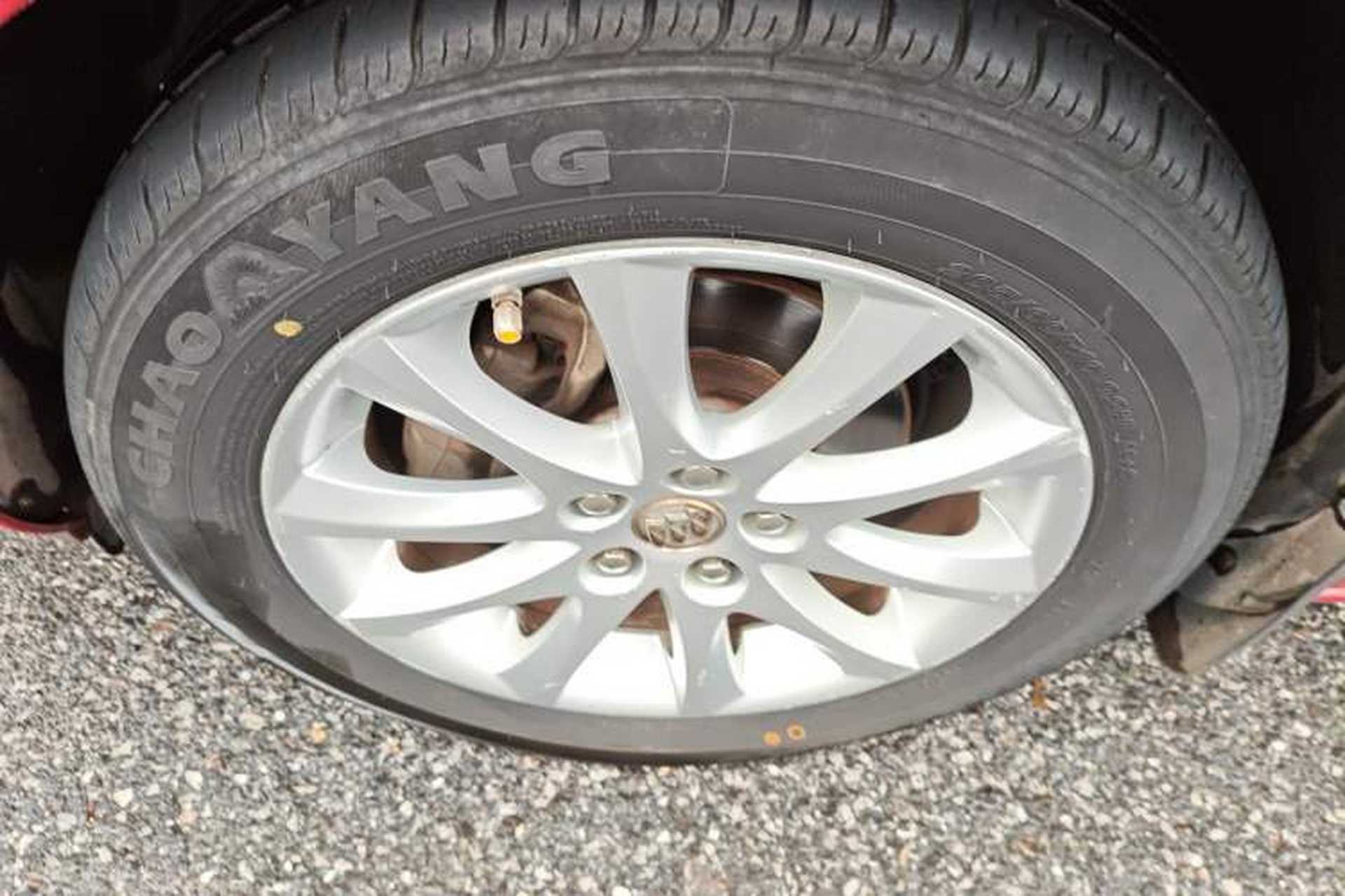 Used Buick GT 2014 XT 1.6L Automatic Fashion Edition Left Front Wheel Hub