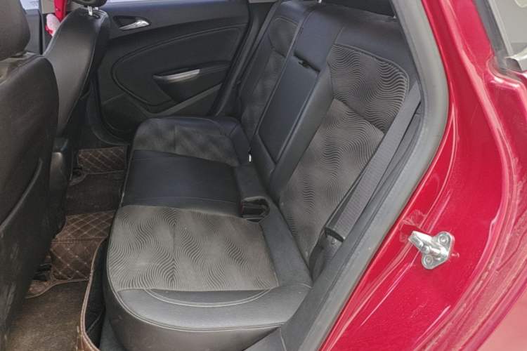 Used Buick GT 2014 XT 1.6L Automatic Fashion Edition Left Rear Seat