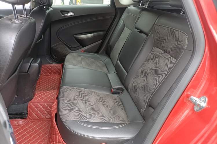 Used Buick GT 2014 XT 1.6L Automatic Fashion Edition Left Rear Seat