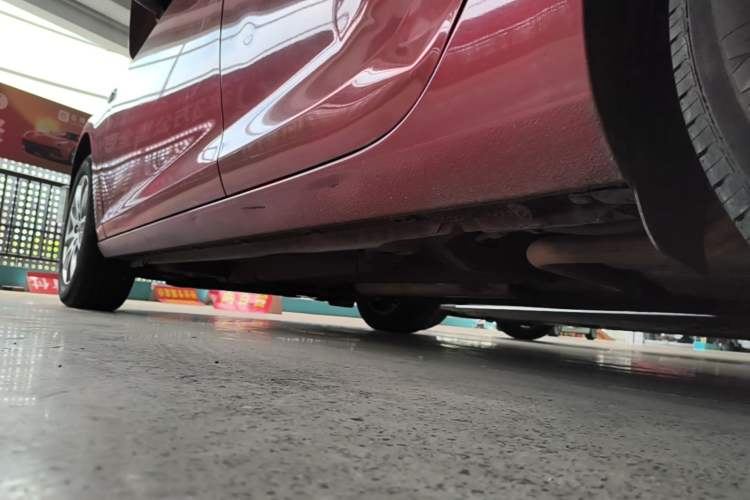 Used Buick GT 2014 XT 1.6L Automatic Fashion Edition Left Side Sill