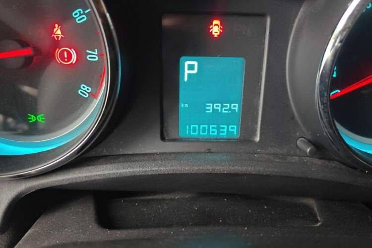 Used Buick GT 2014 XT 1.6L Automatic Fashion Edition Odometer Close Up