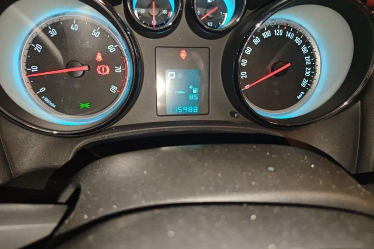 Used Buick GT 2014 XT 1.6L Automatic Fashion Edition Odometer Close Up