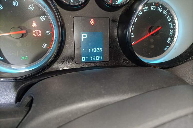 Used Buick GT 2014 XT 1.6L Automatic Fashion Edition Odometer Close Up