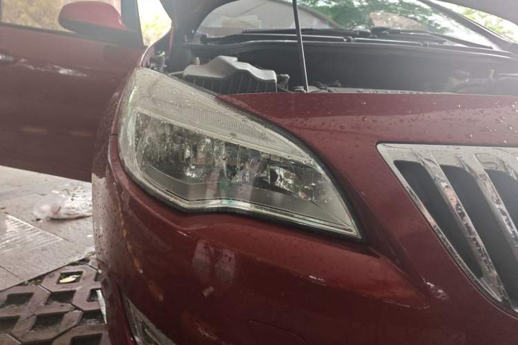 Used Buick GT 2014 XT 1.6L Automatic Fashion Edition Right Front Headlight