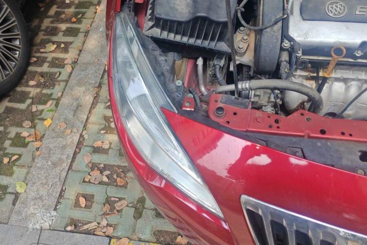 Used Buick GT 2014 XT 1.6L Automatic Fashion Edition Right Front Headlight