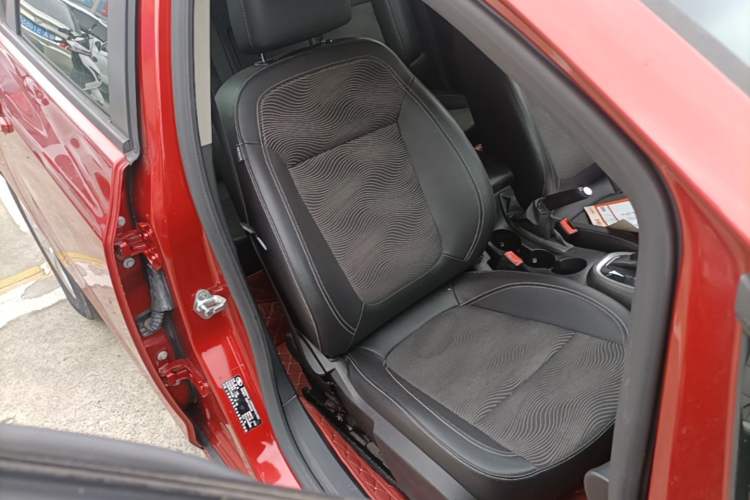 Used Buick GT 2014 XT 1.6L Automatic Fashion Edition Right Front Seat