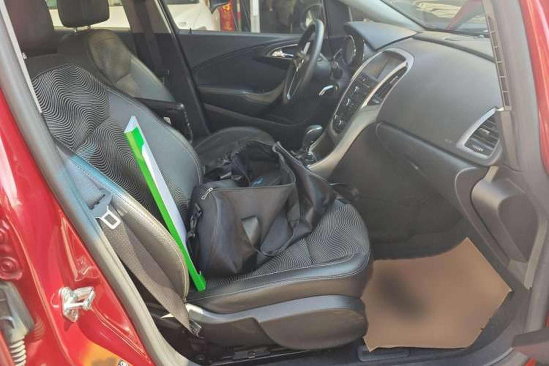 Used Buick GT 2014 XT 1.6L Automatic Fashion Edition Right Front Seat