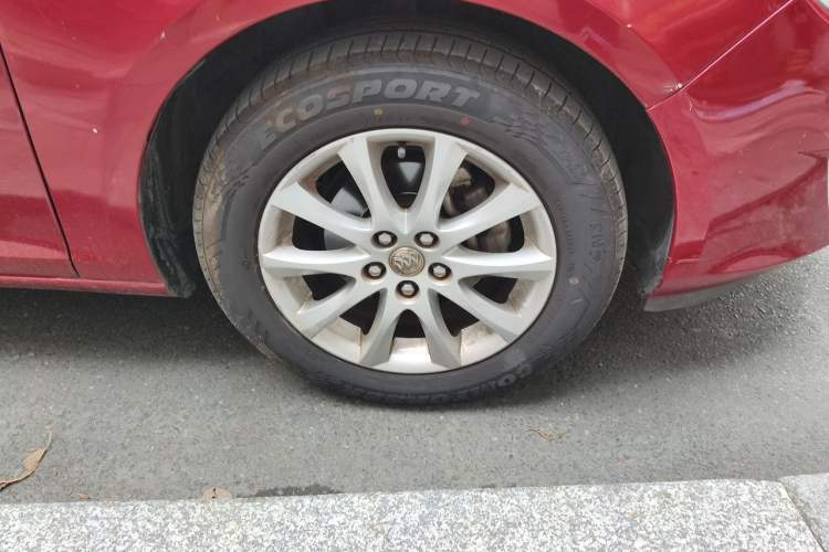 Used Buick GT 2014 XT 1.6L Automatic Fashion Edition Right Front Wheel Hub