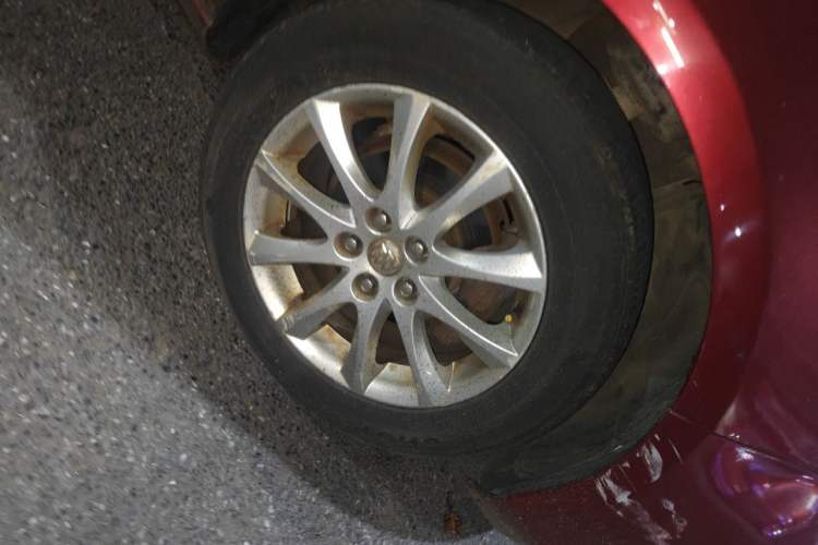 Used Buick GT 2014 XT 1.6L Automatic Fashion Edition Right Front Wheel Hub