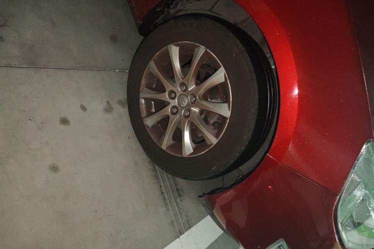 Used Buick GT 2014 XT 1.6L Automatic Fashion Edition Right Front Wheel Hub