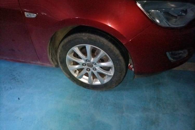 Used Buick GT 2014 XT 1.6L Automatic Fashion Edition Right Front Wheel Hub