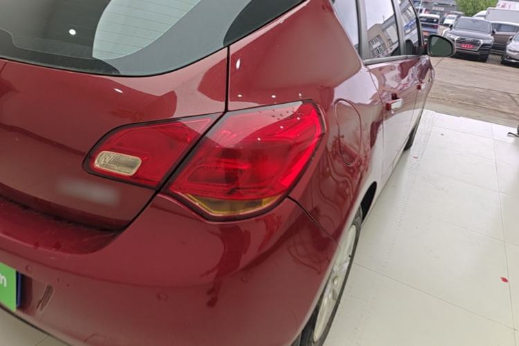 Used Buick GT 2014 XT 1.6L Automatic Fashion Edition Right Rear Taillight