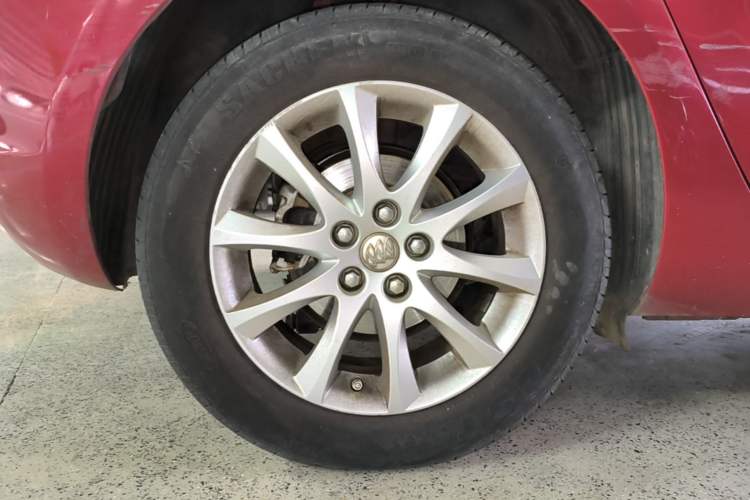 Used Buick GT 2014 XT 1.6L Automatic Fashion Edition Right Rear Wheel Hub