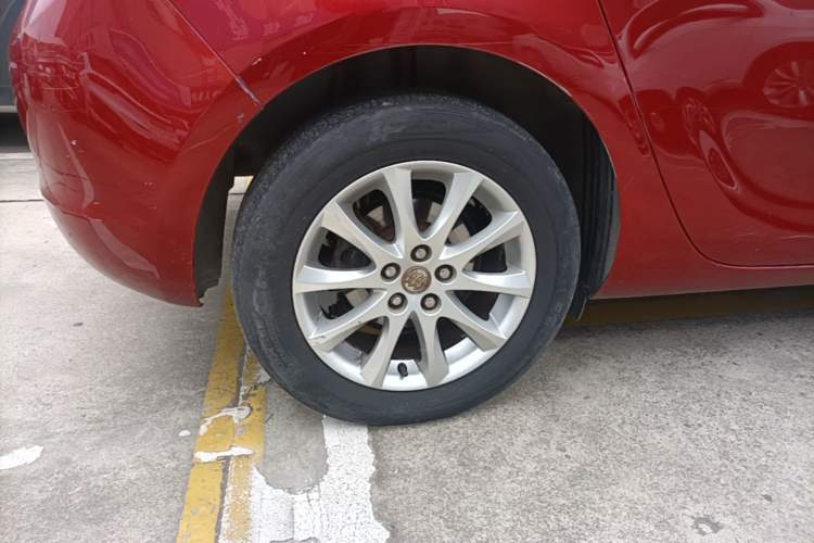 Used Buick GT 2014 XT 1.6L Automatic Fashion Edition Right Rear Wheel Hub