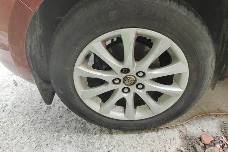 Used Buick GT 2014 XT 1.6L Automatic Fashion Edition Right Rear Wheel Hub