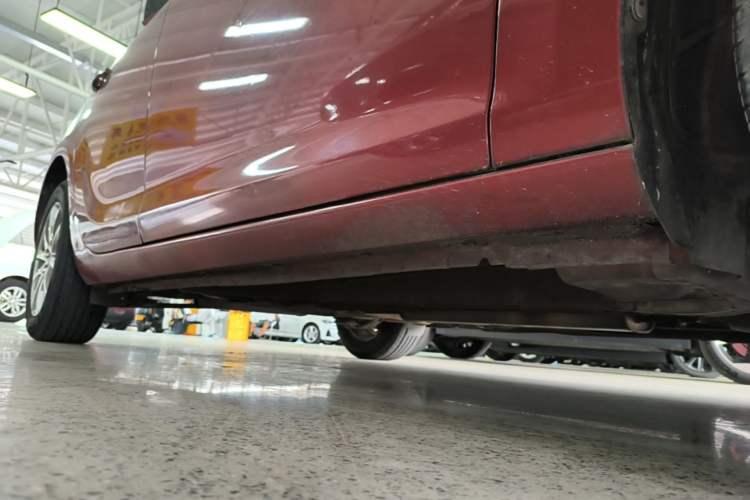 Used Buick GT 2014 XT 1.6L Automatic Fashion Edition Right Side Sill