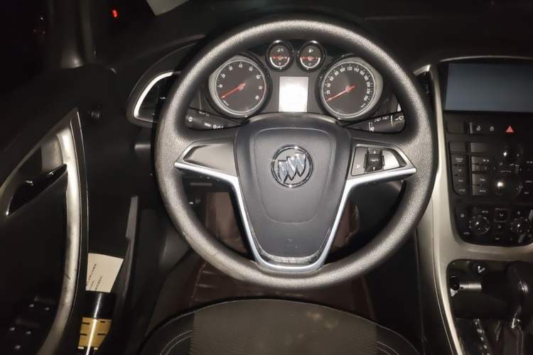 Used Buick GT 2014 XT 1.6L Automatic Fashion Edition Steering Wheel