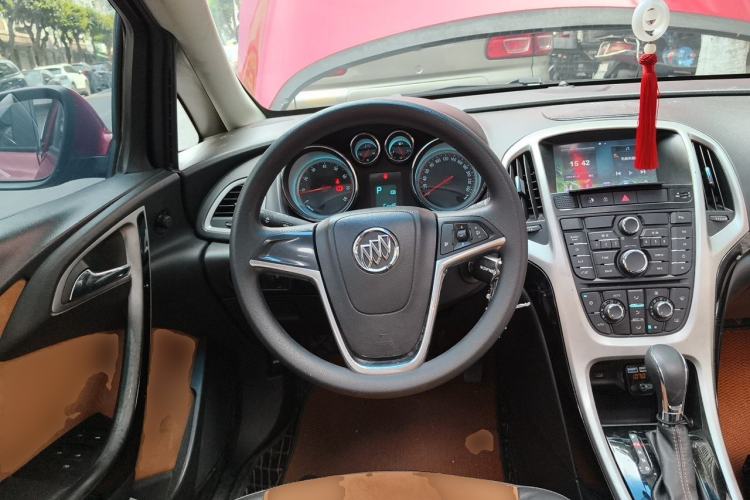 Used Buick GT 2014 XT 1.6L Automatic Fashion Edition Steering Wheel