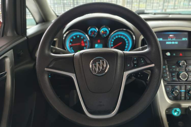 Used Buick GT 2014 XT 1.6L Automatic Fashion Edition Steering Wheel