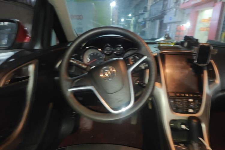 Used Buick GT 2014 XT 1.6L Automatic Fashion Edition Steering Wheel