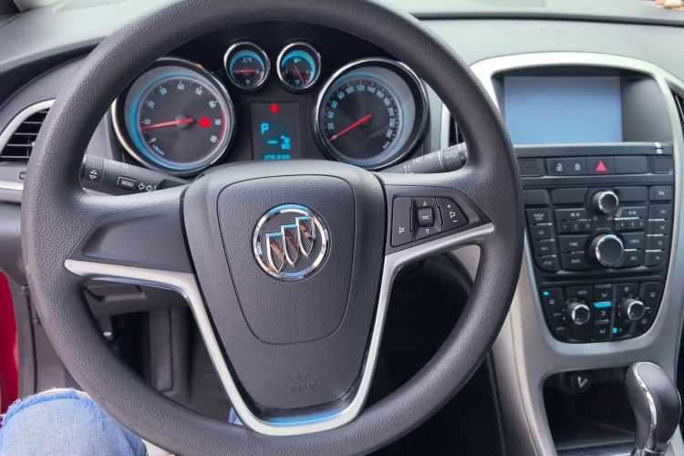Used Buick GT 2014 XT 1.6L Automatic Fashion Edition Steering Wheel