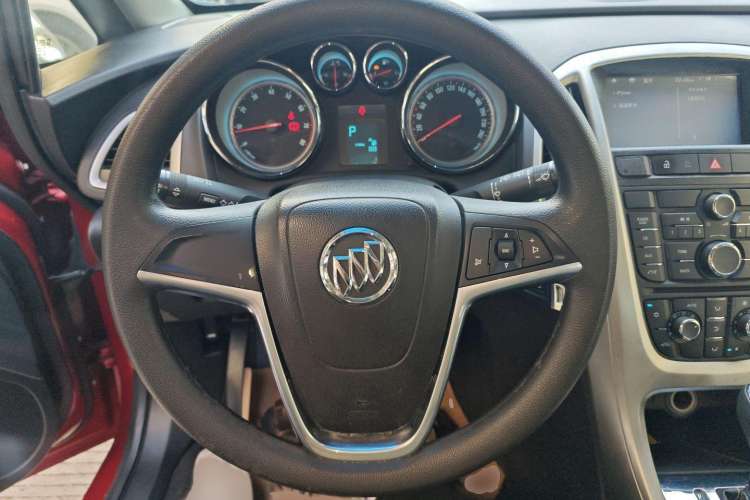 Used Buick GT 2014 XT 1.6L Automatic Fashion Edition Steering Wheel