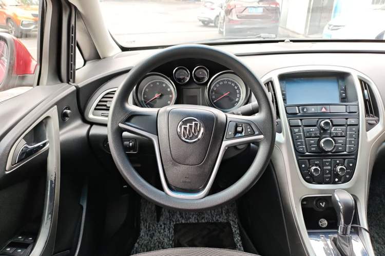 Used Buick GT 2014 XT 1.6L Automatic Fashion Edition Steering Wheel