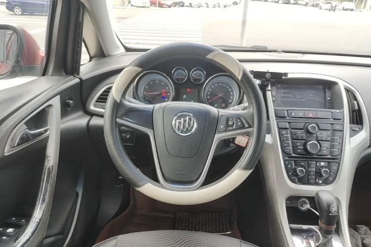 Used Buick GT 2014 XT 1.6L Automatic Fashion Edition Steering Wheel