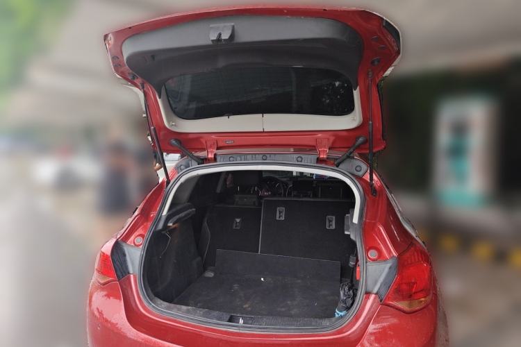 Used Buick GT 2014 XT 1.6L Automatic Fashion Edition Trunk
