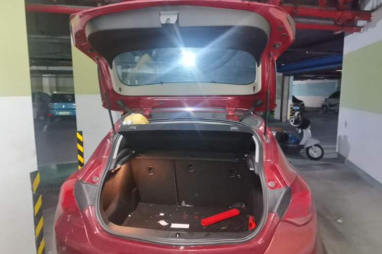 Used Buick GT 2014 XT 1.6L Automatic Fashion Edition Trunk