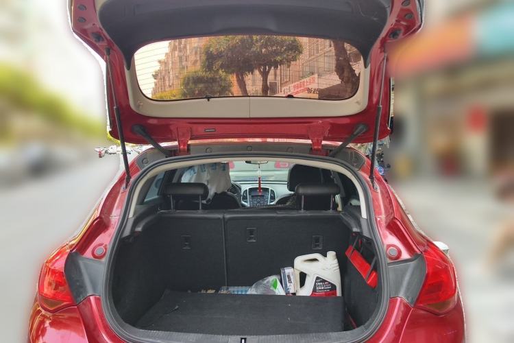 Used Buick GT 2014 XT 1.6L Automatic Fashion Edition Trunk