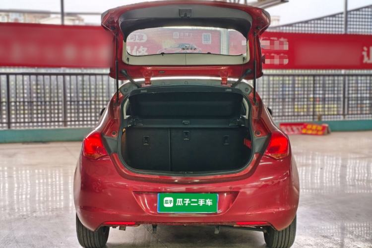 Used Buick GT 2014 XT 1.6L Automatic Fashion Edition Trunk