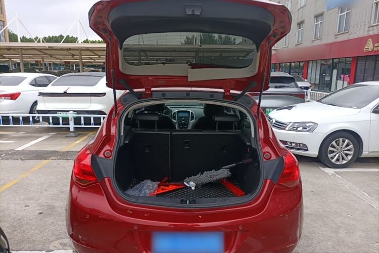 Used Buick GT 2014 XT 1.6L Automatic Fashion Edition Trunk