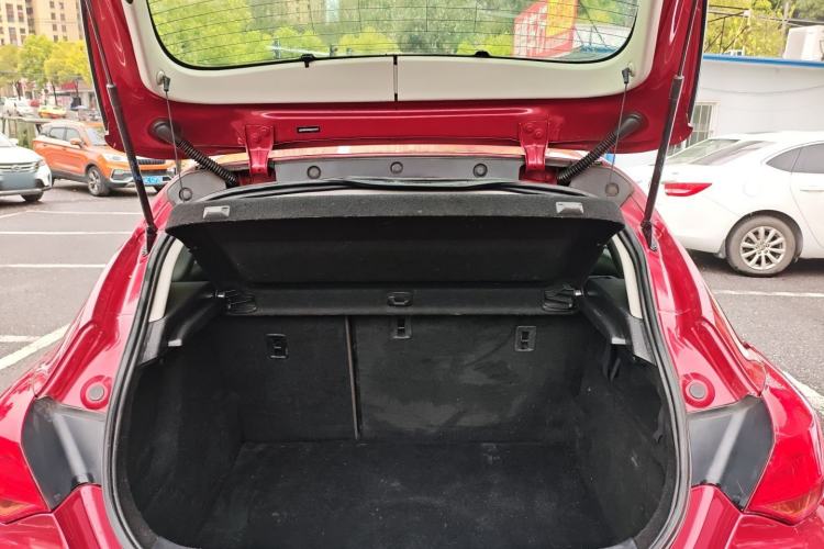 Used Buick GT 2014 XT 1.6L Automatic Fashion Edition Trunk