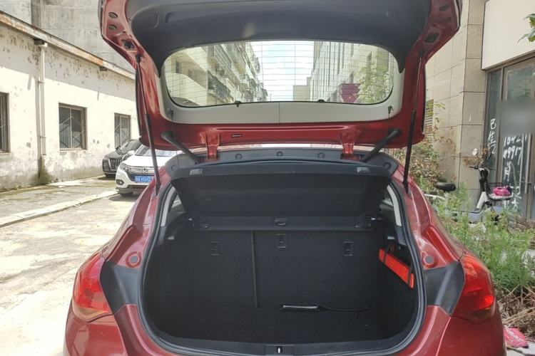Used Buick GT 2014 XT 1.6L Automatic Fashion Edition Trunk
