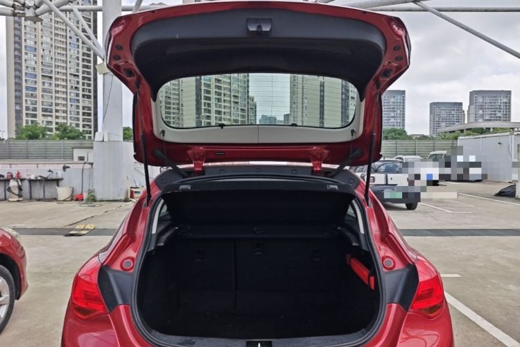 Used Buick GT 2014 XT 1.6L Automatic Fashion Edition Trunk