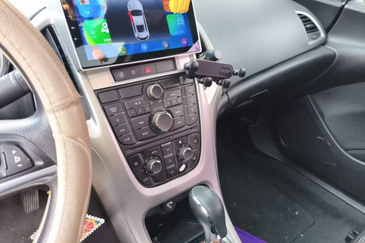 Used Buick GT 2014 XT 1.6L Automatic Fashion Edition Audio And AC Panel