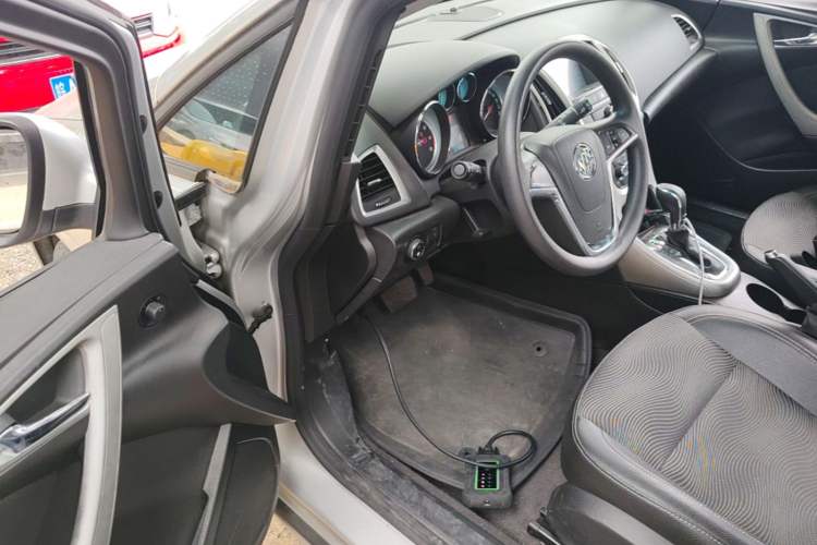 Used Buick GT 2014 XT 1.6L Automatic Fashion Edition Driver Seat