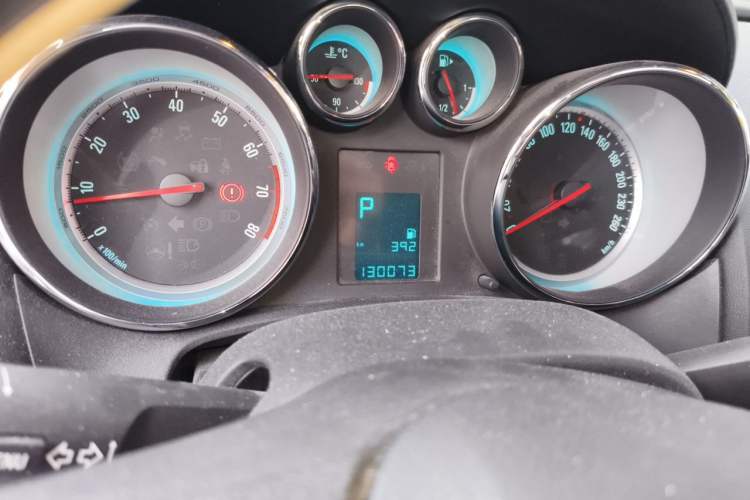 Used Buick GT 2014 XT 1.6L Automatic Fashion Edition Odometer Close Up
