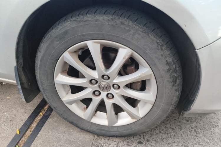 Used Buick GT 2014 XT 1.6L Automatic Fashion Edition Right Front Wheel Hub