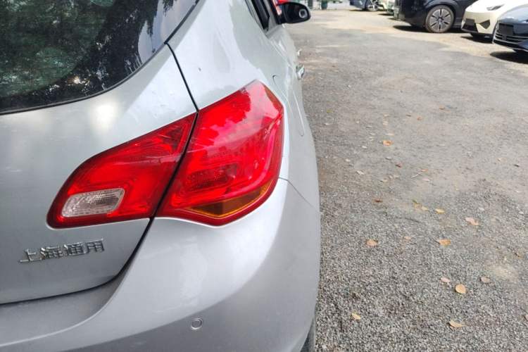 Used Buick GT 2014 XT 1.6L Automatic Fashion Edition Right Rear Taillight