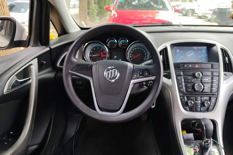 Used Buick GT 2014 XT 1.6L Automatic Fashion Edition Steering Wheel