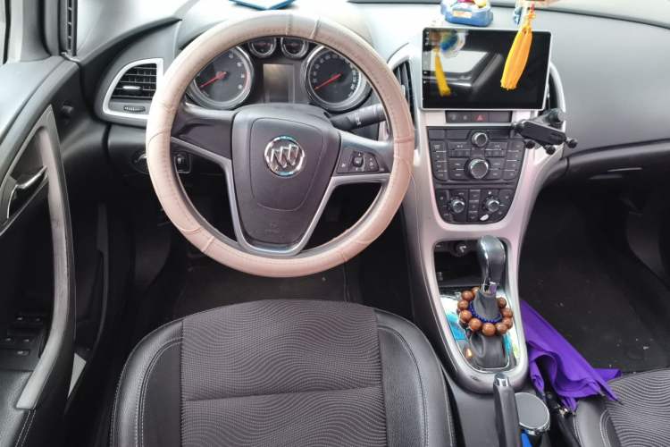 Used Buick GT 2014 XT 1.6L Automatic Fashion Edition Steering Wheel
