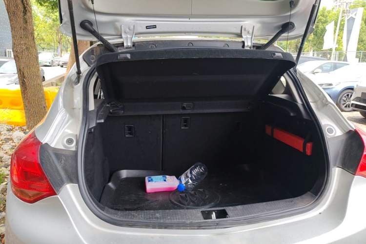 Used Buick GT 2014 XT 1.6L Automatic Fashion Edition Trunk