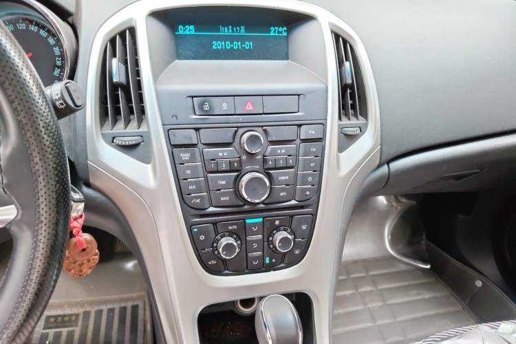 Used Buick GT 2014 XT 1.6L Automatic Fashion Edition Audio And AC Panel