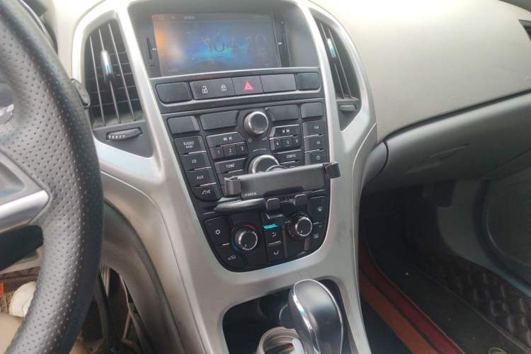 Used Buick GT 2014 XT 1.6L Automatic Comfort Edition Audio And AC Panel