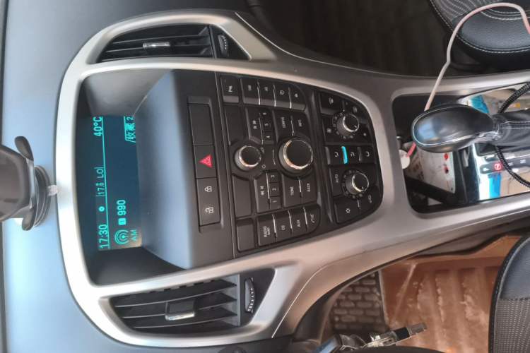 Used Buick GT 2014 XT 1.6L Automatic Fashion Edition Audio And AC Panel